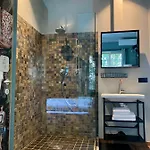 Sleep & Go -meran Easy Staying Hostel Μεράνο