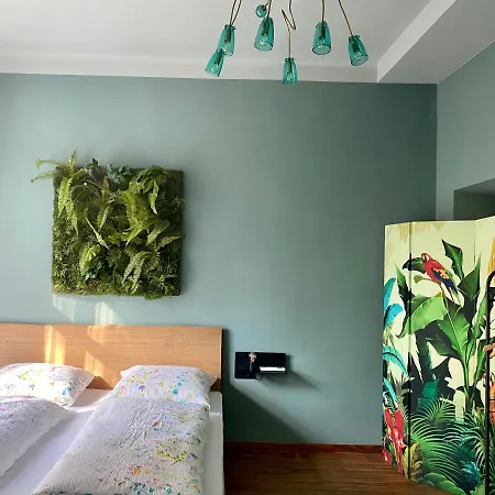 Sleep & Go -meran Easy Staying Hostel *