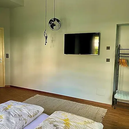Хостел Sleep & Go -meran Easy Staying *