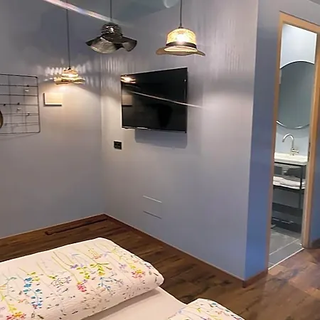 Хостел Sleep & Go -meran Easy Staying *