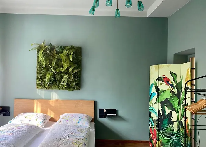 Sleep & Go -meran Easy Staying Hostel *